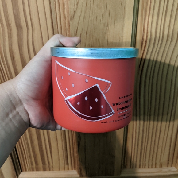 Bath and body works 3 wick candles - Picture 2 of 2